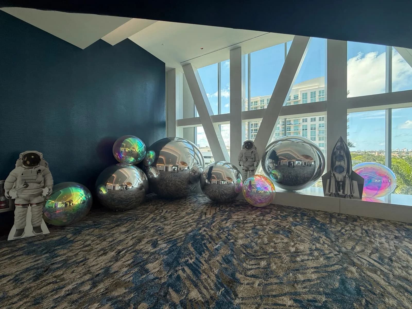 Big Shiny Orbs rentals in South Florida — photo 2