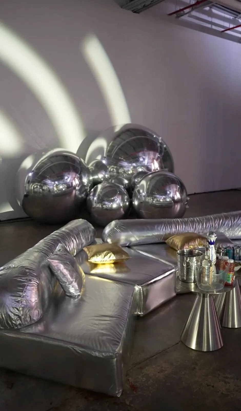 Big Shiny Orbs rentals in South Florida — photo 6